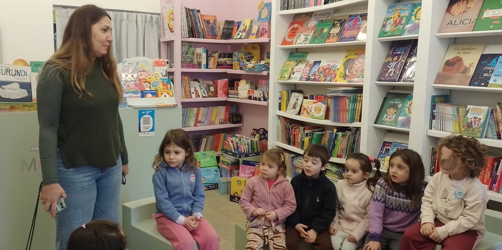 Visita a la Librería MOMO