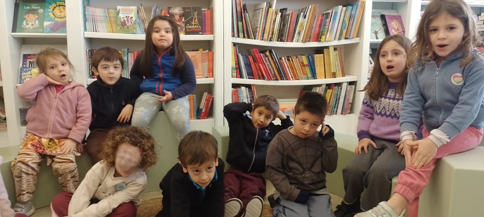 Visita a la Librería MOMO