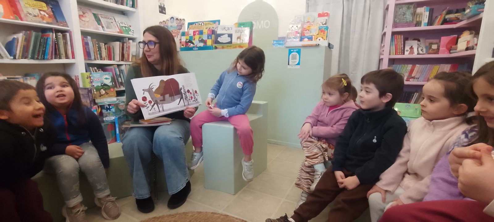 Visita a la Librería MOMO